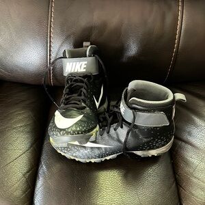 Nike football cleats youth boys size 6